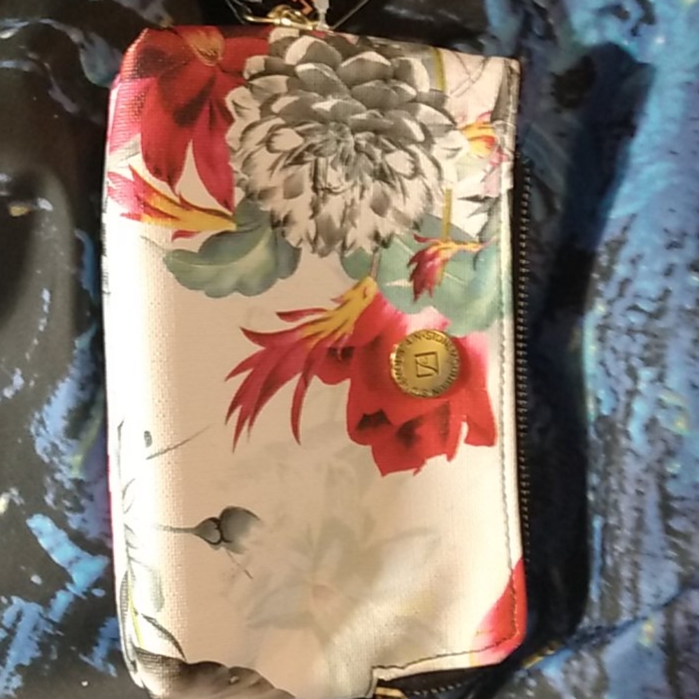 Leather wristlet